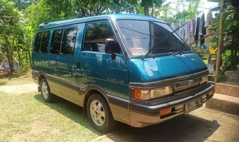 Mazda E2000 tahun 1997