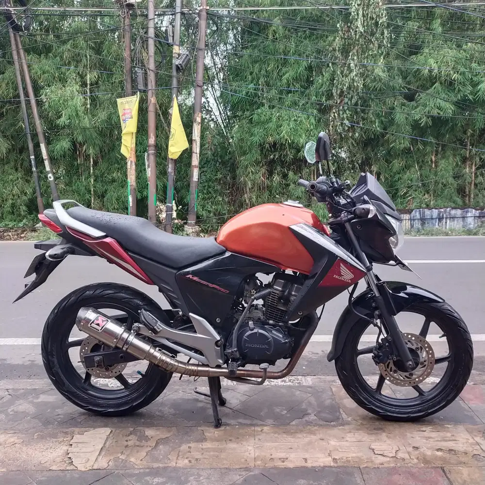 Honda Megapro 2012 Orisinil Mesin Aluss merah
