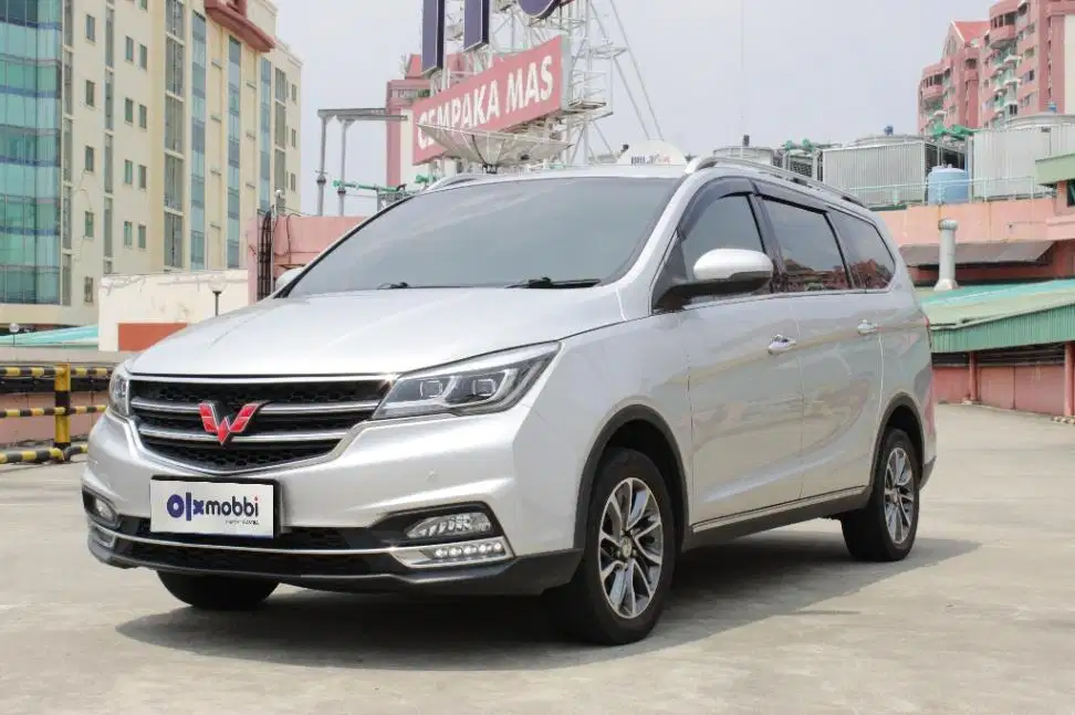 TDP 7,JT Wuling Cortez 1.8 L Lux Plus Bensin-AT Silver 2018