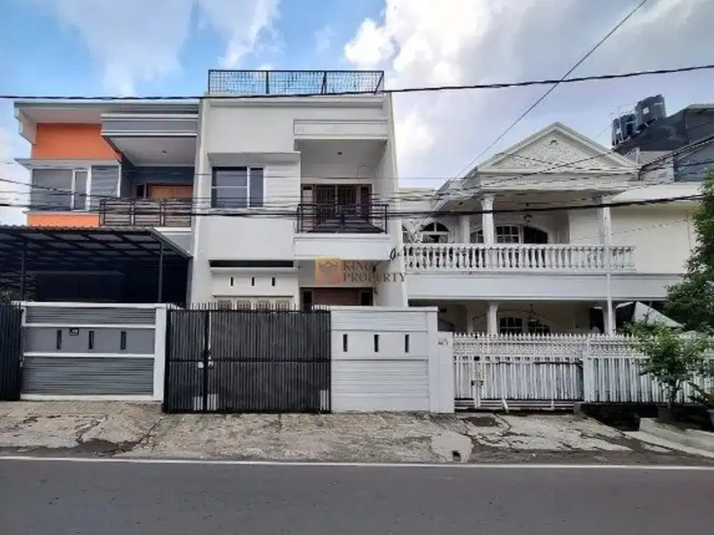 Disewakan Rumah Tomang Rawa Kepa Raya 3 Lantai Unfurnish Non AC, Area Bebas Banjir Dekat Dari SPBU Pom Bensin & Cabang BCA Tomang Jakarta Barat