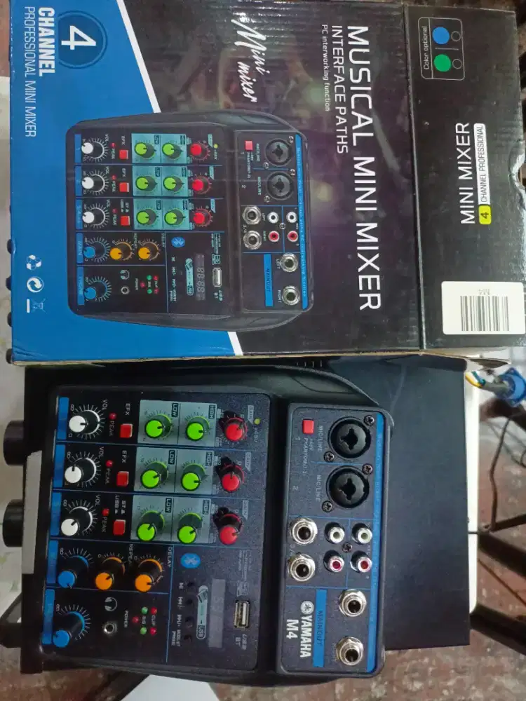 Mini audio mixer Yamaha m4