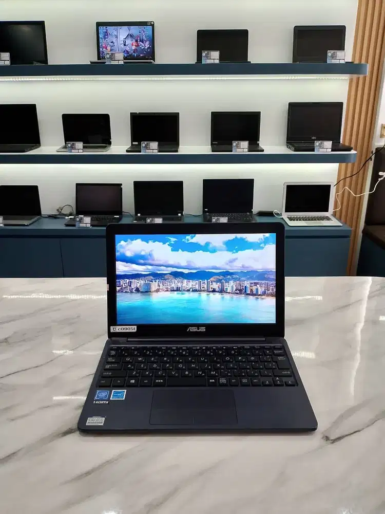 [AS10] Laptop Editing Intel Nseries 4GB SSD Cocok Untuk Perkantoran