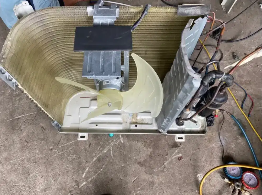 SERVICE AC PERBAIKAN DAN MAINTENANCE