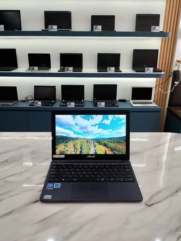 [AS10] Laptop Editing Intel Nseries 4GB SSD 12Inch Kamera Jernih