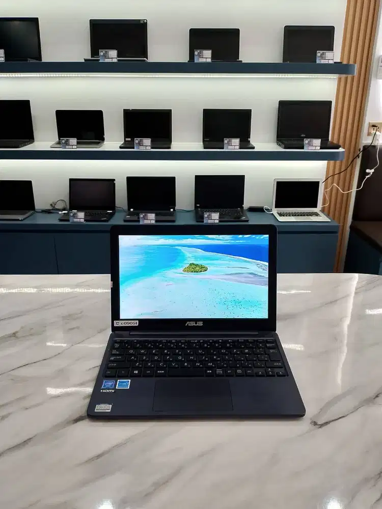 [AS10] Laptop Rendering Intel Nseries 4GB SSD Aplikasi Siap Pakai