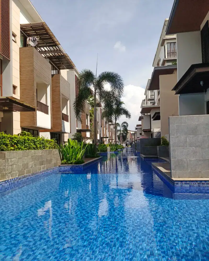 Jasa perawatan kolam renang