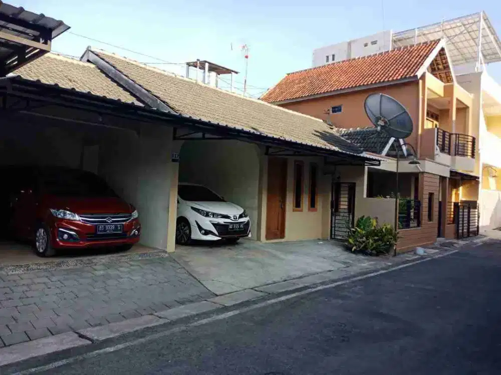 Rumah Bersih Terawat Strategis di Colomady