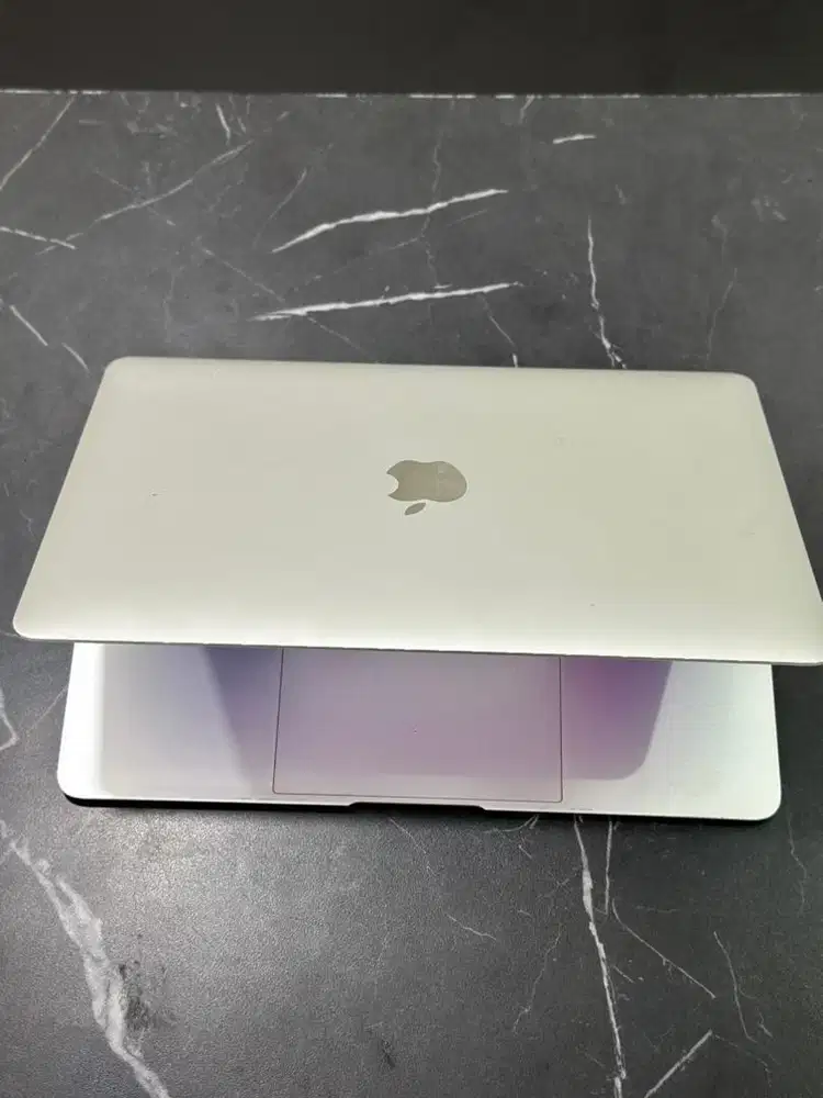 Macbook retina 12inch 2017 8/256gb unit only