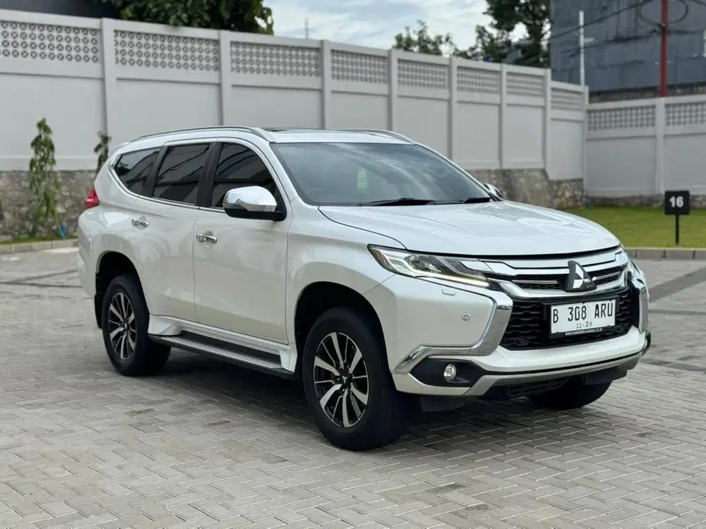 Mitsubishi Pajero Sport 2.4 Dakar Matic 2019 Putih Solar AT Diesel