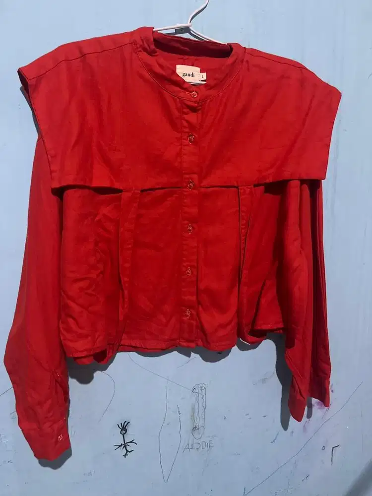 Preloved Croptop Gaudi