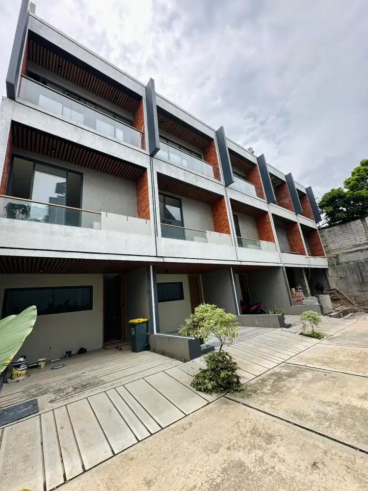 DIJUAL RUMAH BARU DI DALAM TOWNHOUSE DI BANGKA-JAKARTA SELATAN