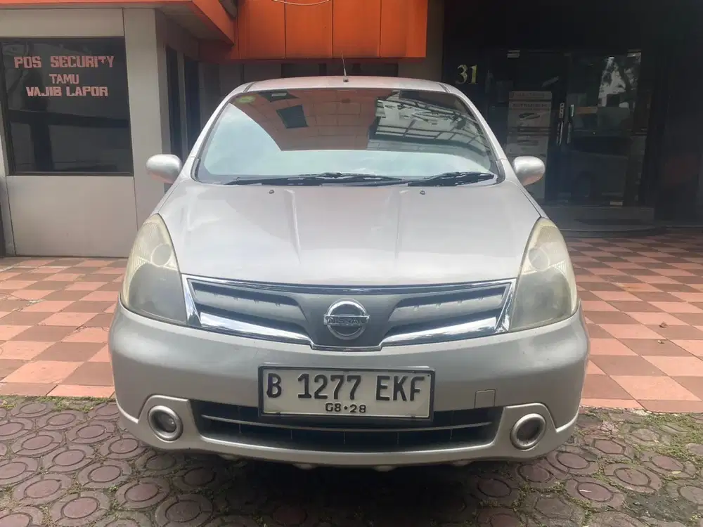 Nissan Grand livina Bensin