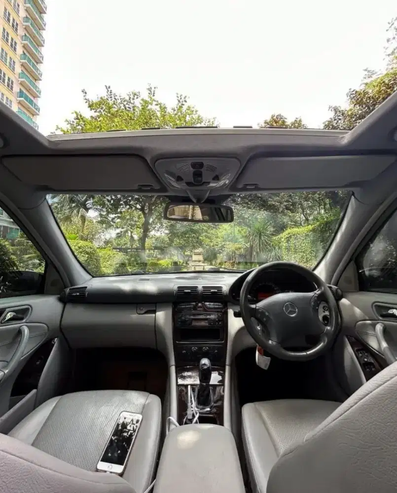 Dijual Mercedes Benz C240 Automatic Sunroof, kondisi gress