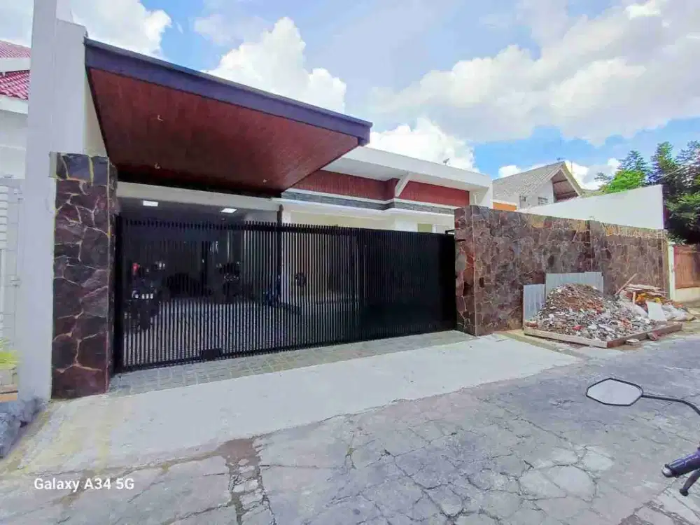 Rumah Mewah 331m² Finishing Dekat Gor Manahan Solo