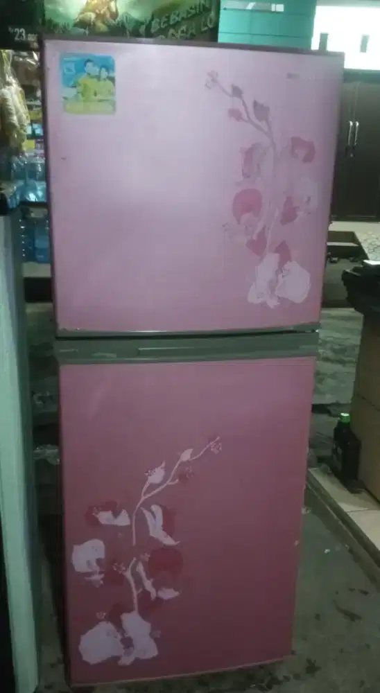 Kulkas 2pintu merek sharp