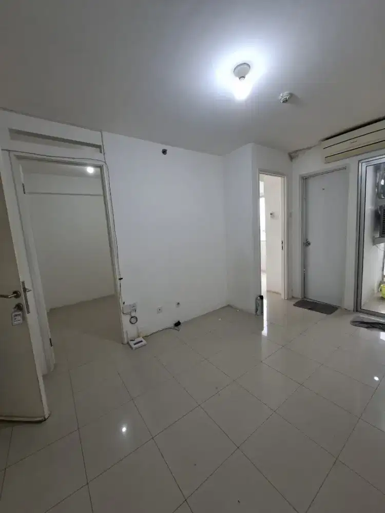 Sewa 2 Kamar Unfurnishe Apartemen Bassura City 15,5 JT/6 Bln Free ipl