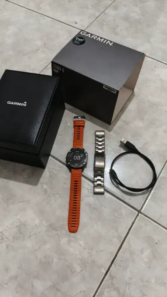 Garmin fenix 6 sapphire include titanium strap