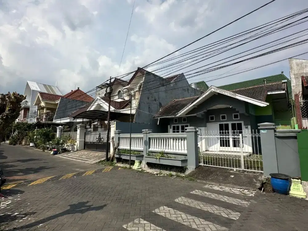 DIJUAL RUMAH SIGURA-GURA COCOK UNTUK KOST HANYA 100 METER DARI KAMPUS UIN KOTA MALANG