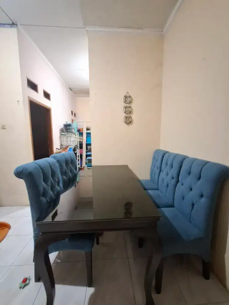 Dijual cepat meja makan 6 seater
