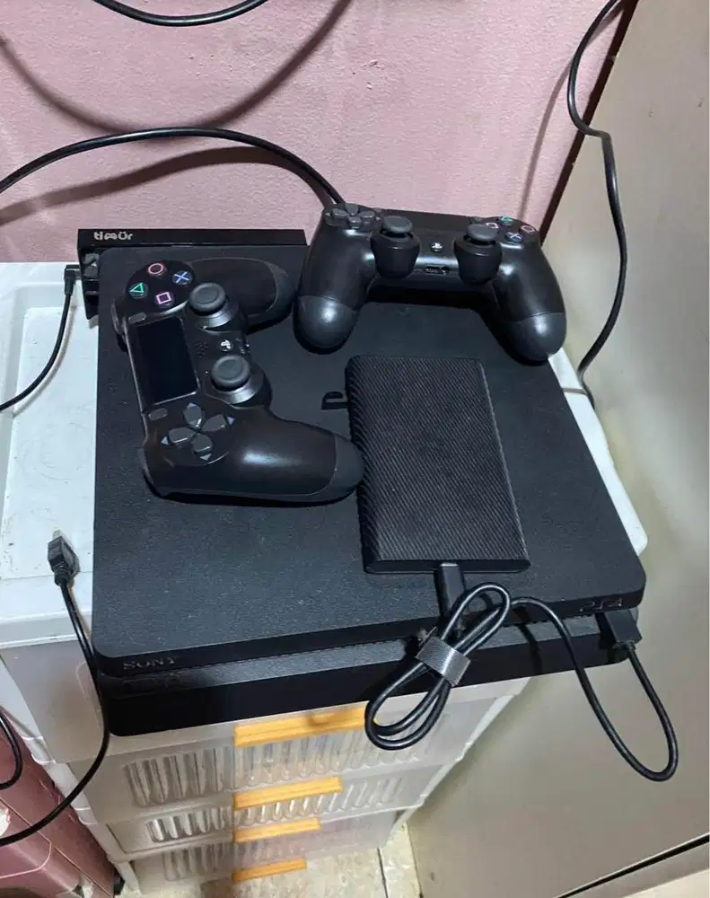Ps 4 1tb + 500 komplit