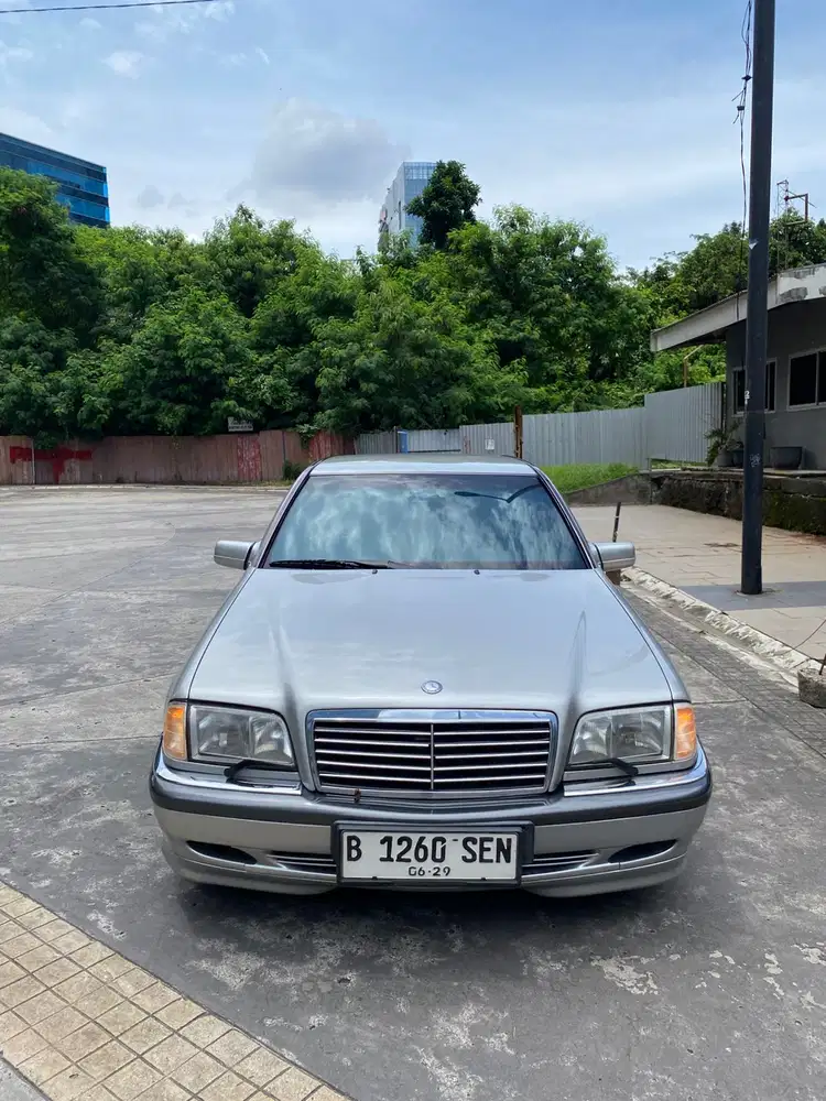 Mercedes-Benz C240 2000 Bensin