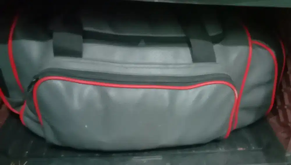 Tas jumbo ada roda dan hadling