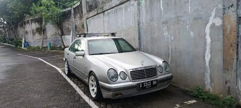 Mercy w210 e320 th.1997 classic bisa tukar tambah