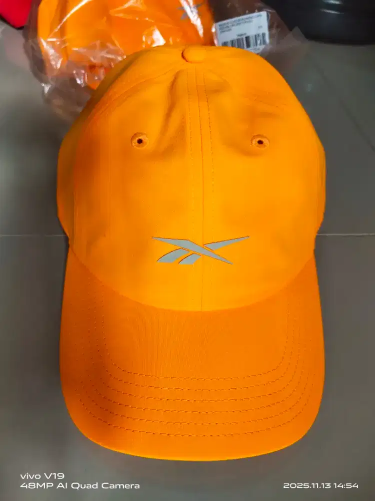 Topi original reebok