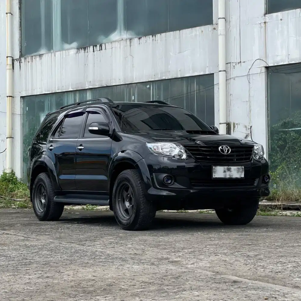 Toyota Fortuner VNT Automatic Diesel Tahun 2013 tangan 1 dari baru