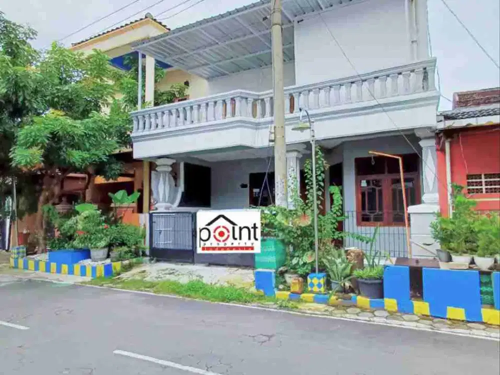 Rumah Sewa Bagus 2 lt Siap Huni di Jaten dekat ke UNS