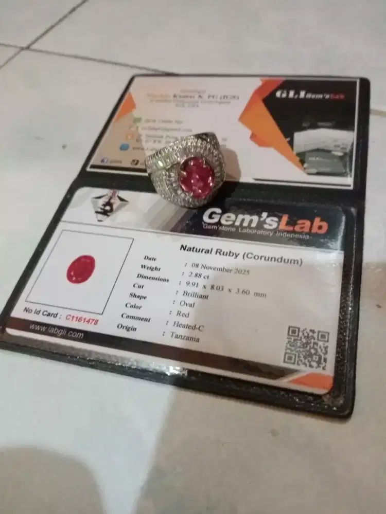 Batu permata ruby corundum