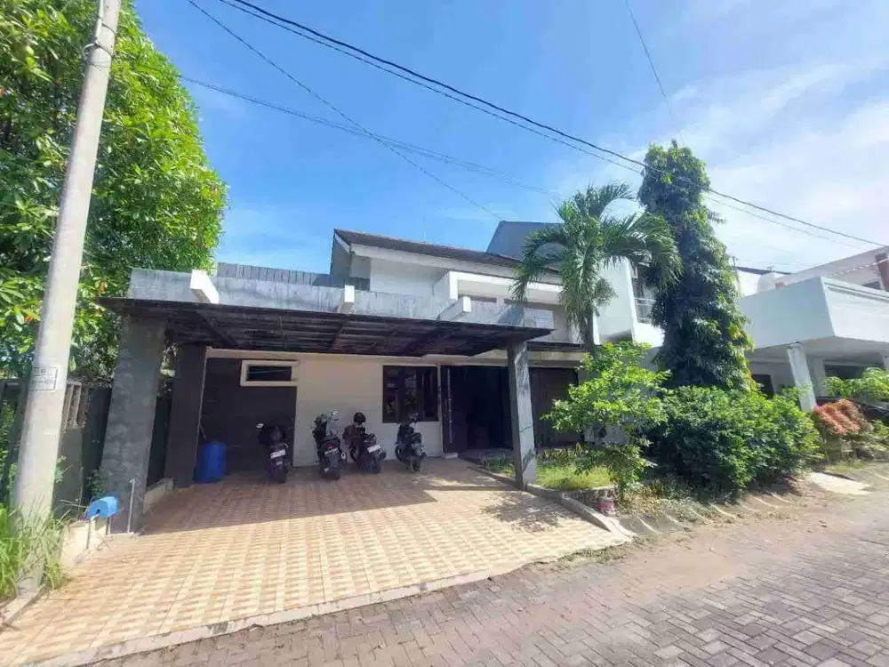 Rumah Mewah Luas 1 lt di Perum Cluster dekat Jalan Raya Colomadu