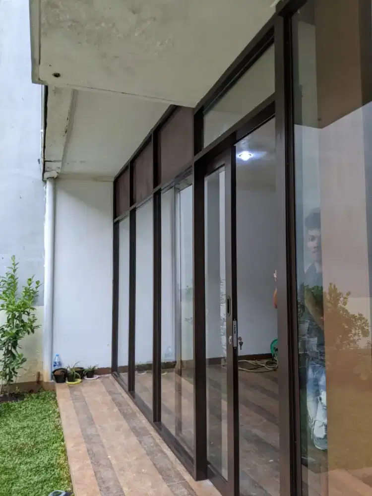 Jasa tukang aluminium kaca,partisi gypsum, jendela,kusen,pintu