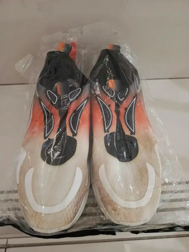 Sepatu olahraga & jln santai