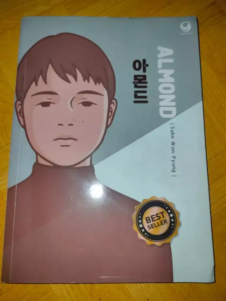 Novel Almond (preloved)