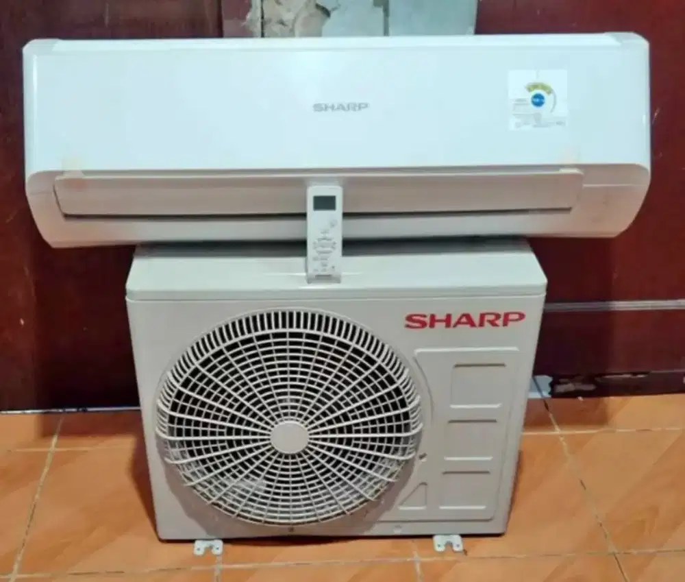 Jual AC secon  merek Sharp 1/2pk AC dingin mantap