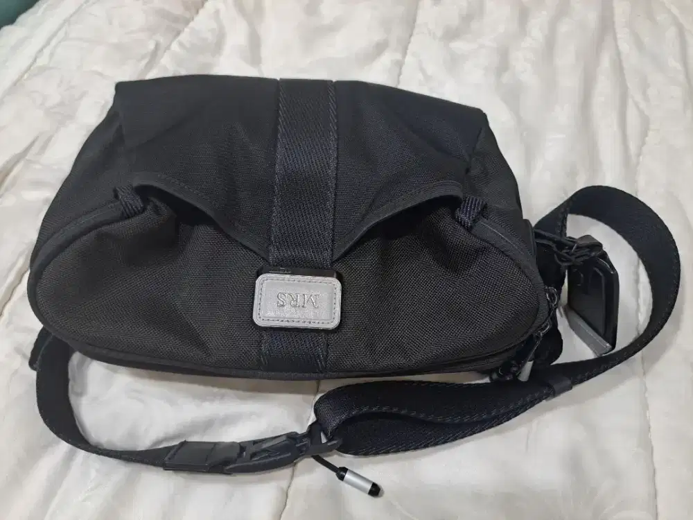 Tumi authentic bag