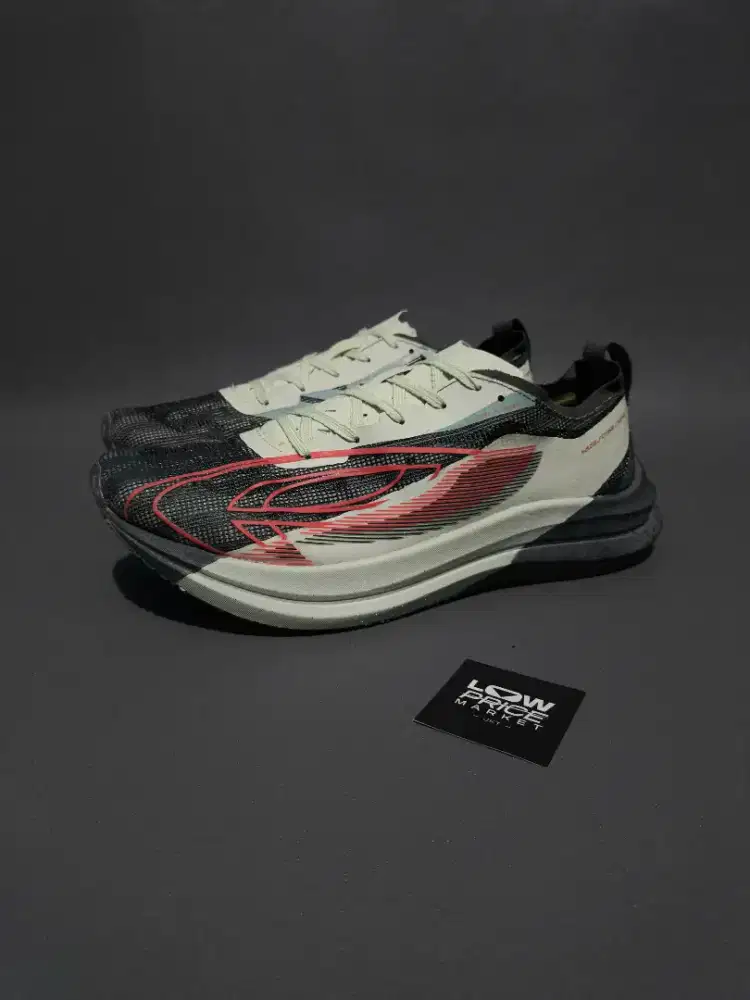 SEPATU RUNNING 910 HAZE STRIKE X