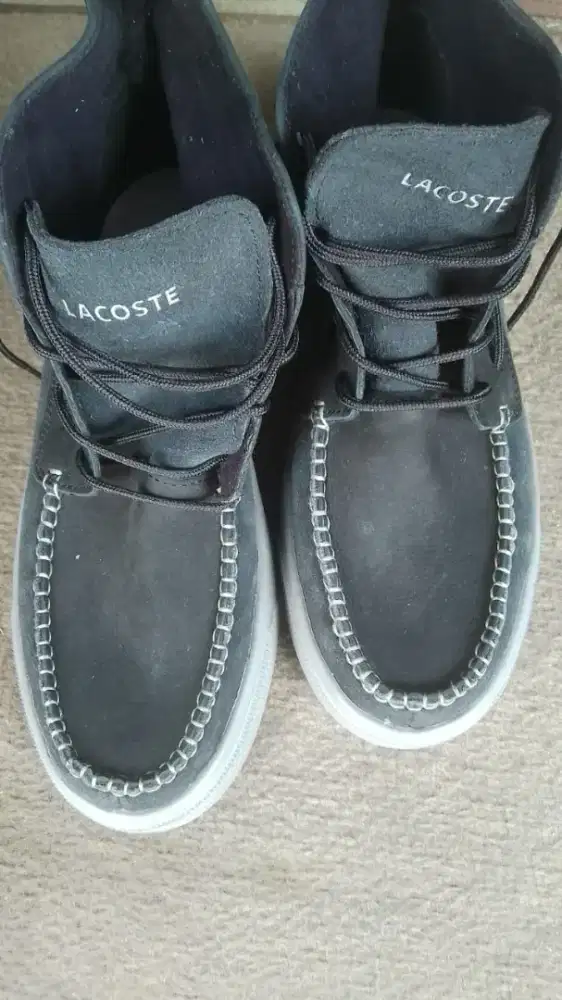 Sepatu Lacoste retro