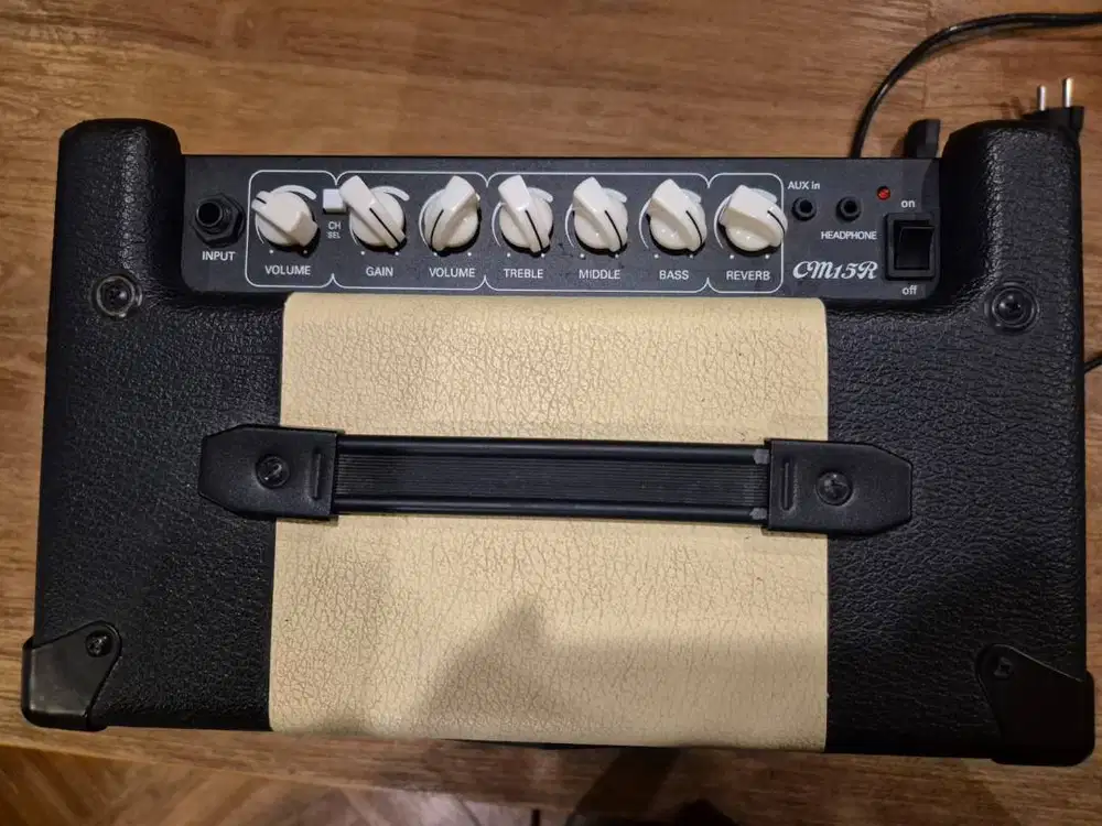 Ampli Gitar Elektrik Cort CM15R