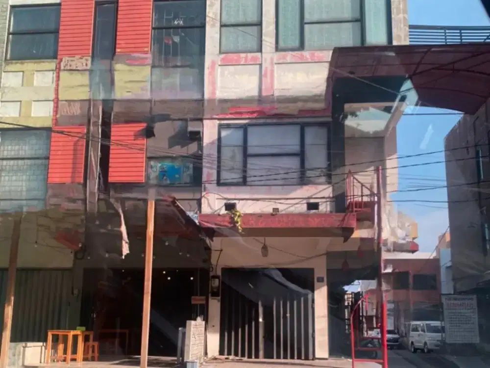 Disewakan Ruko 3 lt Ry Nginden strategis Cocok untuk usaha, kantor dll