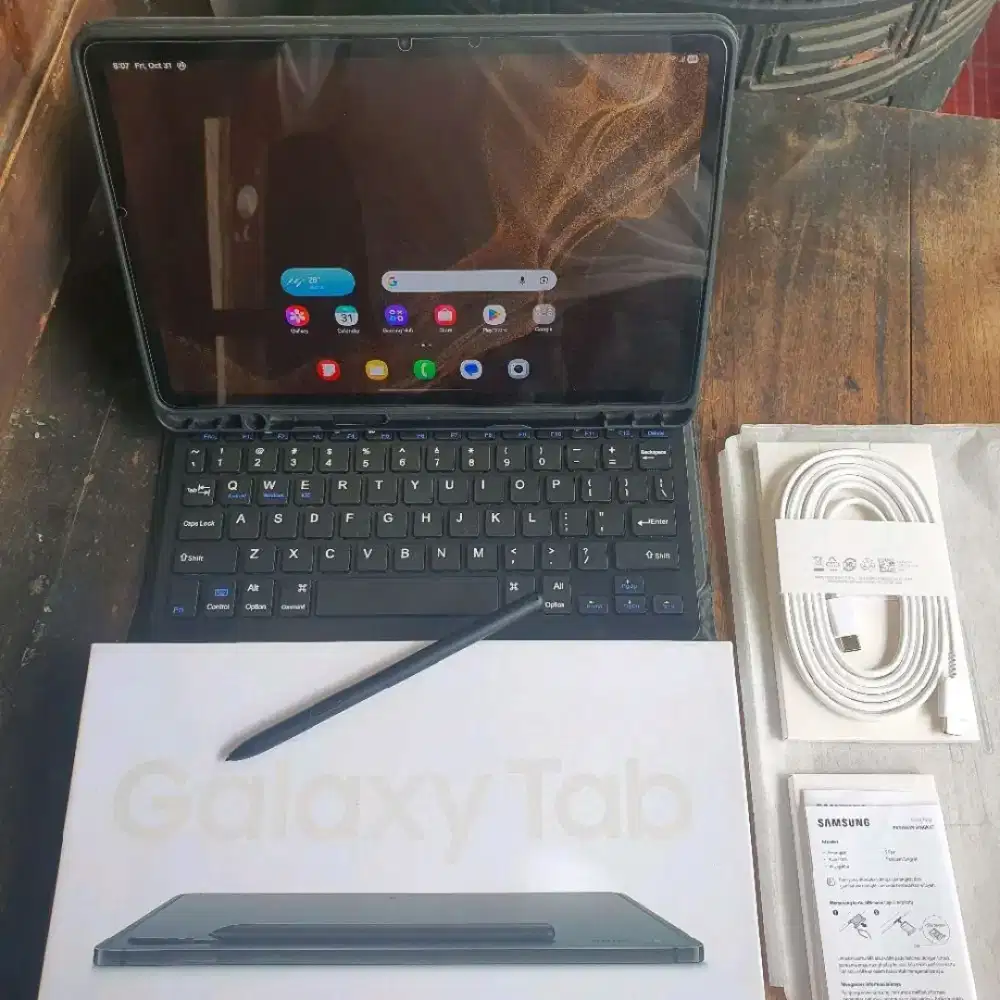 Samsung Tab S8 5G + Keyboard-Pen Like New SEIN Galaxy Tab S8 5G BH 99%