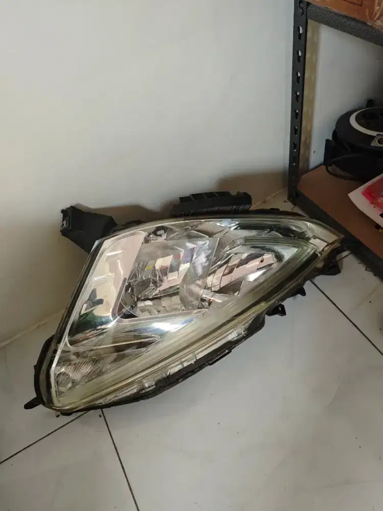 Head Lamp Grand Livina L11 kanan (depan penumpang)