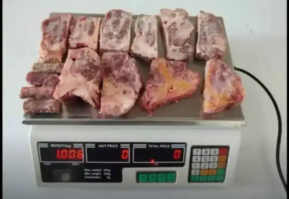 Buntut Sapi Potong mesin