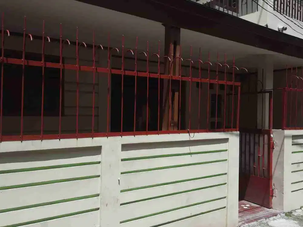 Dijual rumah rapi tanjung duren 7x11 dekat pasar 5 kamar tidur