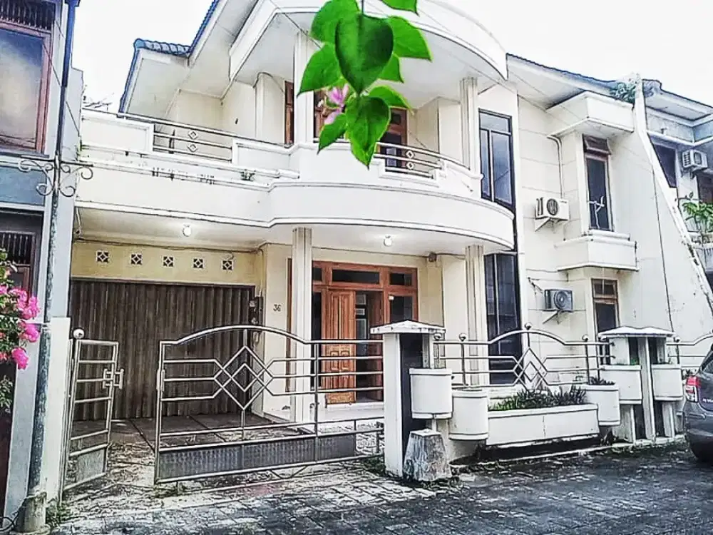 Rumah Mewah  Elit deket UGM