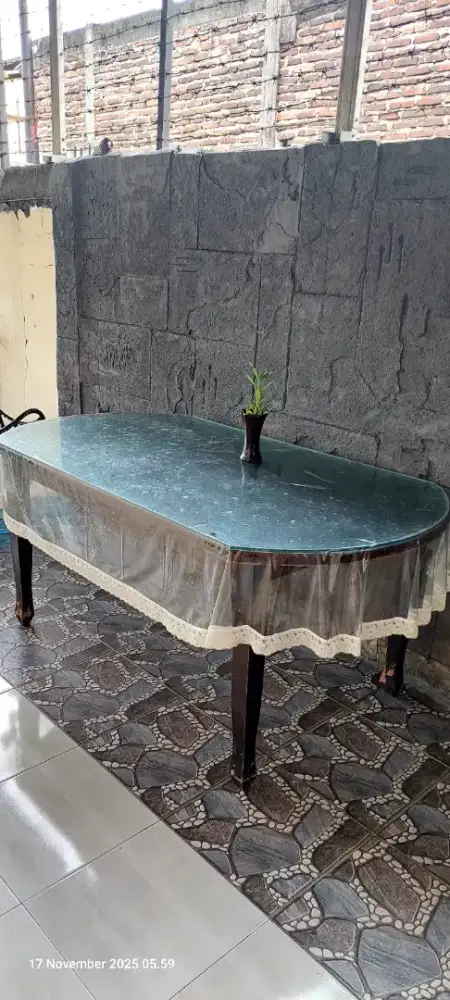 Meja Makan Kayu SECOND