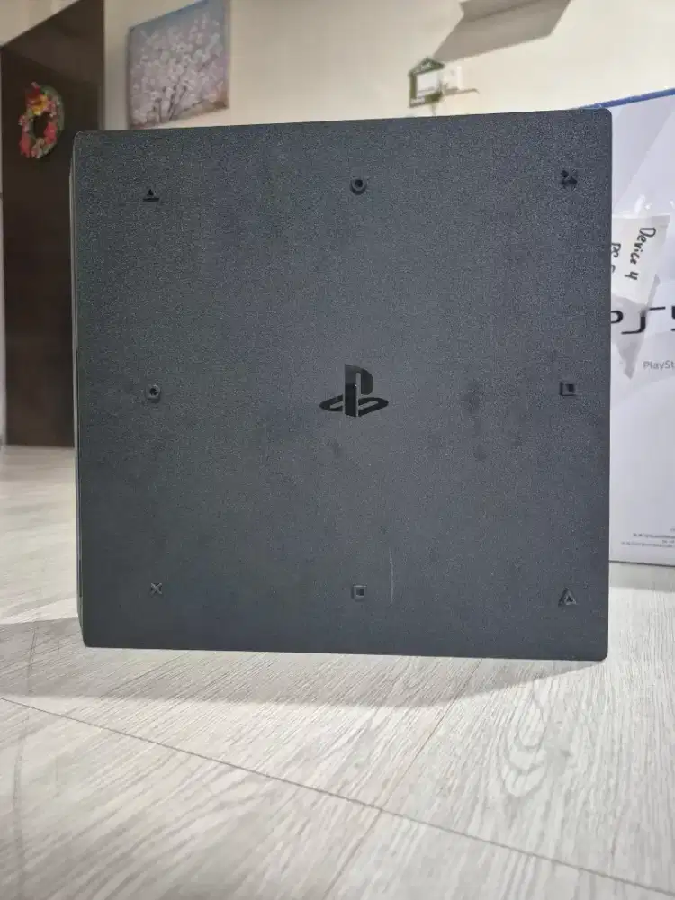 Dijual Ps4 Pro 1TB Include game
