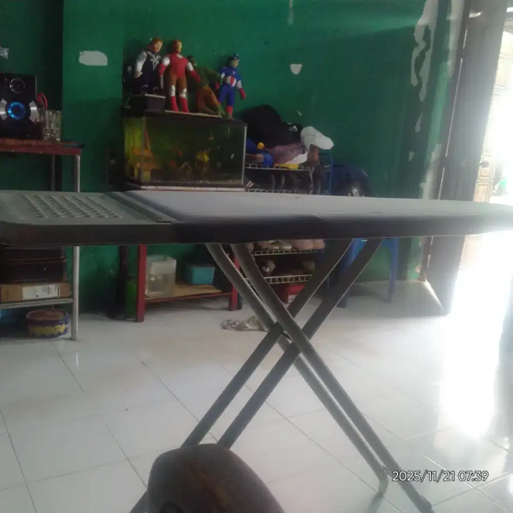 Meja setrika loundry