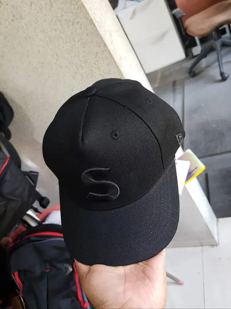 Topi Pria- Kalibre Topi Original-Logo Huruf S- Kalibre 991596Hitam